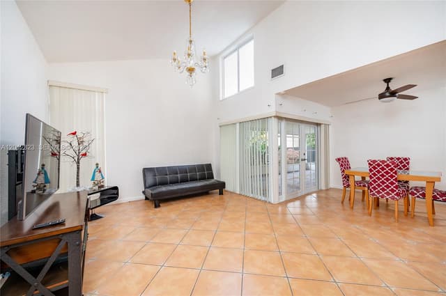 1007 NW 106th Ave Cir, Miami FL 33172 - Miami, FL - Photo 6