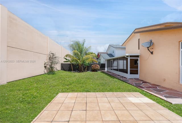 1007 NW 106th Ave Cir, Miami FL 33172 - Miami, FL - Photo 3