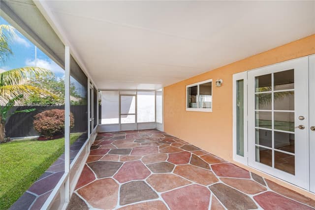 1007 NW 106th Ave Cir, Miami FL 33172 - Miami, FL - Photo 4