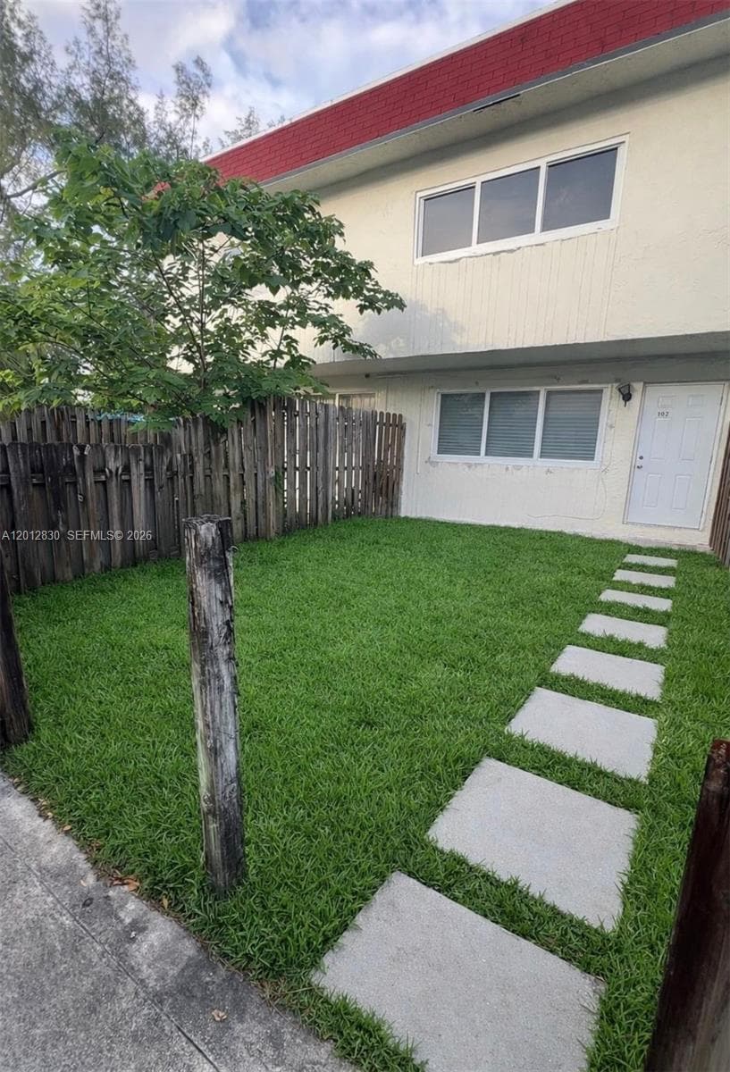 1560 NE 151st St # 102, Miami FL 33162 - Miami, FL - Photo 1