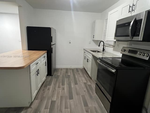 1560 NE 151st St # 102, Miami FL 33162 - Miami, FL - Photo 4