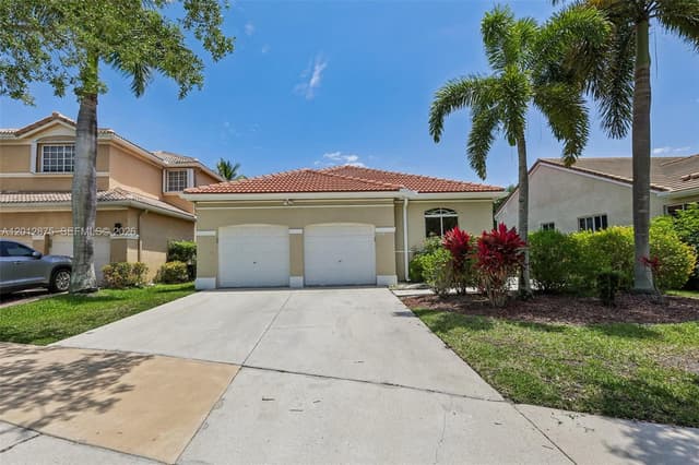 1290 Camellia Ln, Weston FL 33326 - Weston, FL - Photo 3