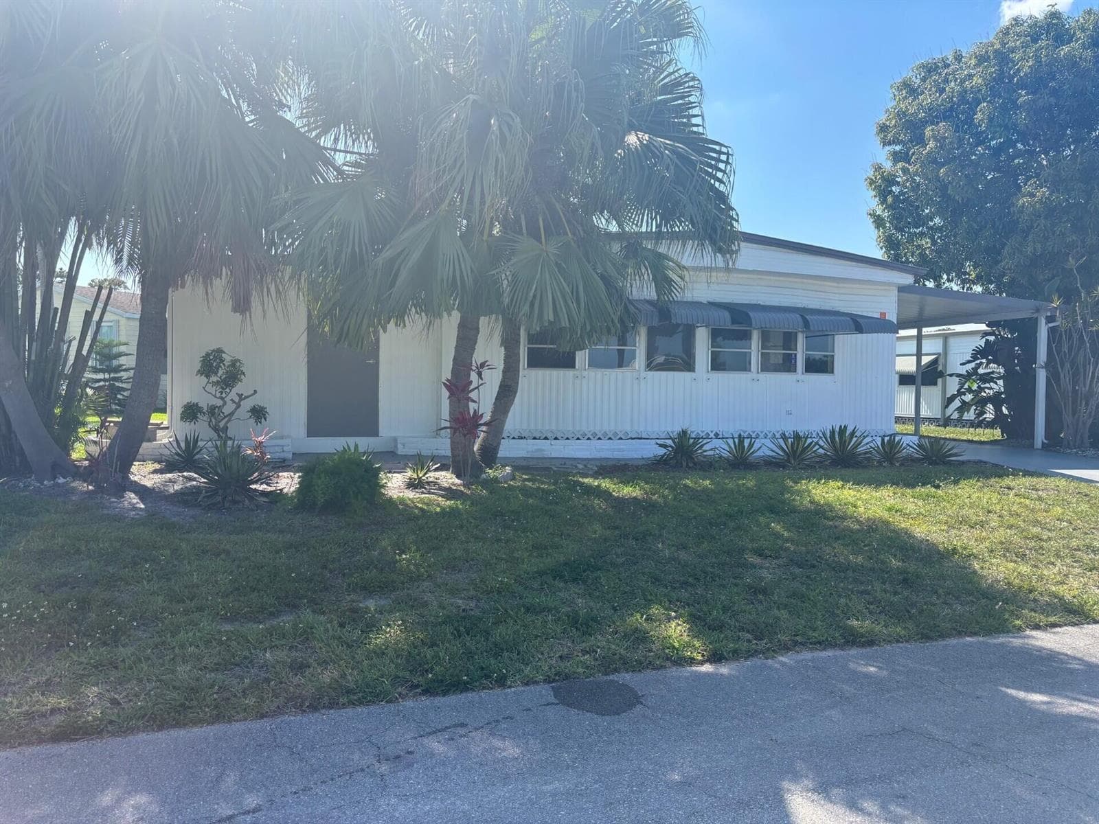 6445 Cypress Lane, Atlantis FL 33462