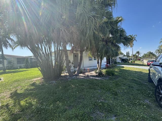 6445 Cypress Lane, Atlantis FL 33462 - Atlantis, FL - Photo 5
