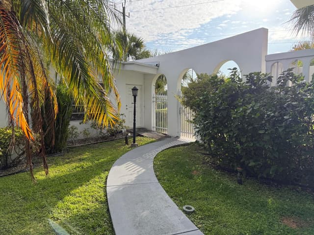 161 NE 10th Avenue # 12b, Hallandale Beach FL 33009 - Hallandale Beach, FL - Photo 2