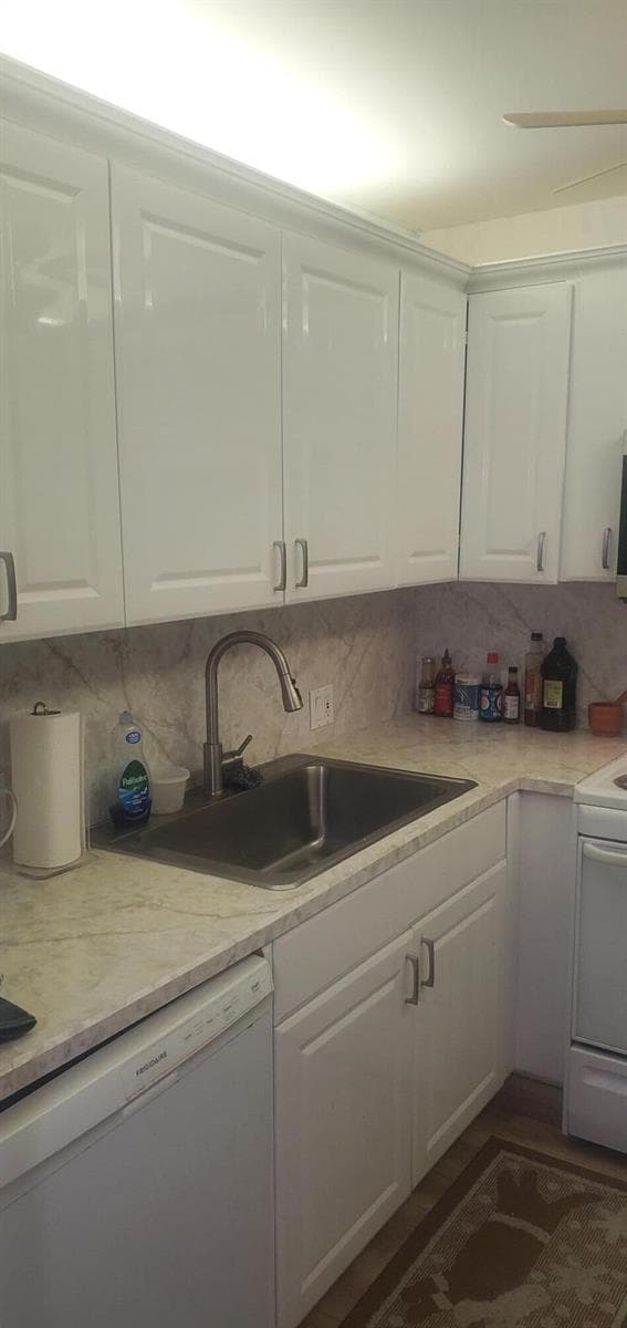 390 Fanshaw J, Boca Raton FL 33434 - Boca Raton, FL - Photo 3