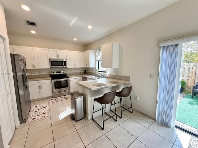 788 NE 208 Lane, Miami Gardens FL 33179 - Miami Gardens, FL - Photo 4