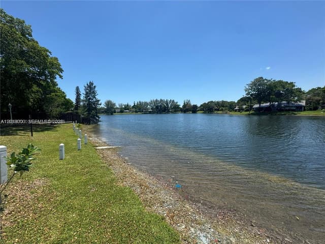 3730 Inverrary Dr # 3B, Lauderhill FL 33319 - Lauderhill, FL - Photo 6