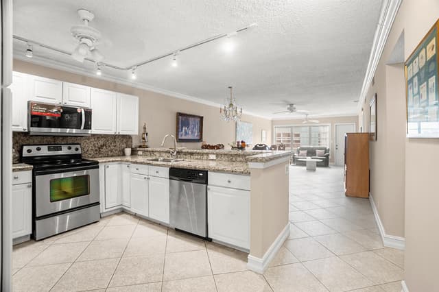 18900 Stewart Circle # 7, Boca Raton FL 33496 - Boca Raton, FL - Photo 6