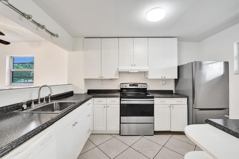 1100 NW 87th Avenue # 208, Coral Springs FL 33071
