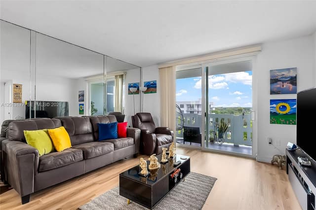 919 Hillcrest Dr # 607, Hollywood FL 33021 - Hollywood, FL - Photo 3