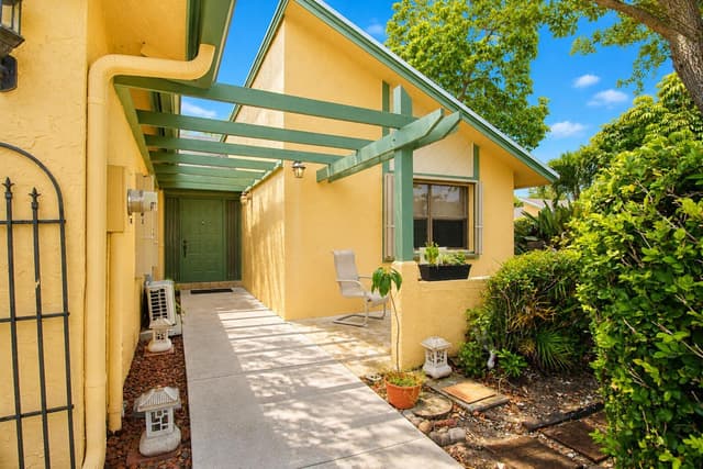 7951 Little Lane, Boca Raton FL 33433 - Boca Raton, FL - Photo 5