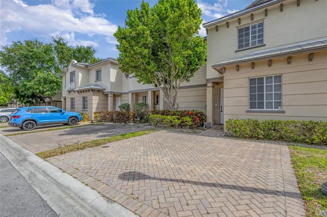 2037 Nassau Drive # 2037, Riviera Beach FL 33404 - Riviera Beach, FL - Photo 3