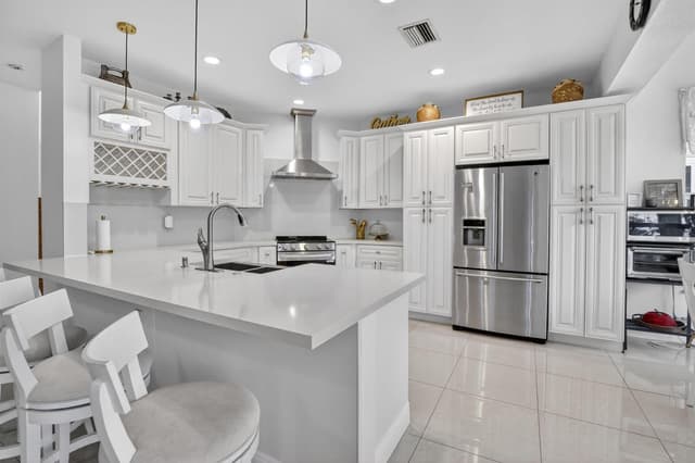711 Heritage Way, Weston FL 33326 - Weston, FL - Photo 2