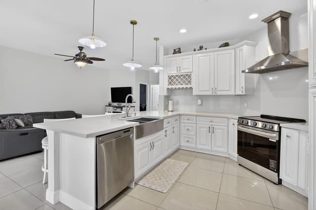 711 Heritage Way, Weston FL 33326 - Weston, FL - Photo 6