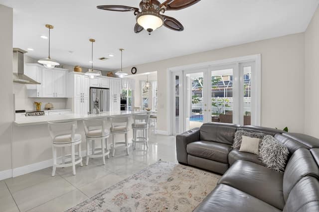 711 Heritage Way, Weston FL 33326 - Weston, FL - Photo 7