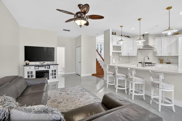 711 Heritage Way, Weston FL 33326 - Weston, FL - Photo 5