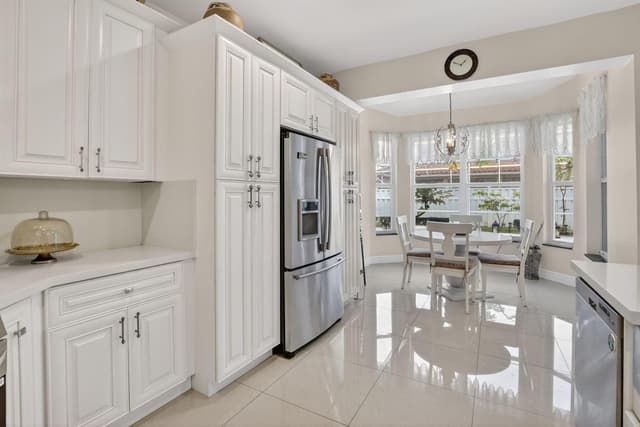 711 Heritage Way, Weston FL 33326 - Weston, FL - Photo 4