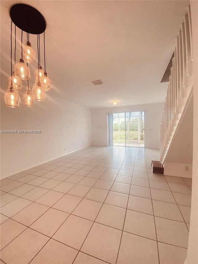 2567 Cordoba Bnd, Weston FL 33327 - Weston, FL - Photo 5