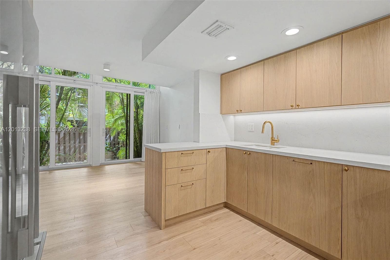 2984 Mary St, Miami FL 33133