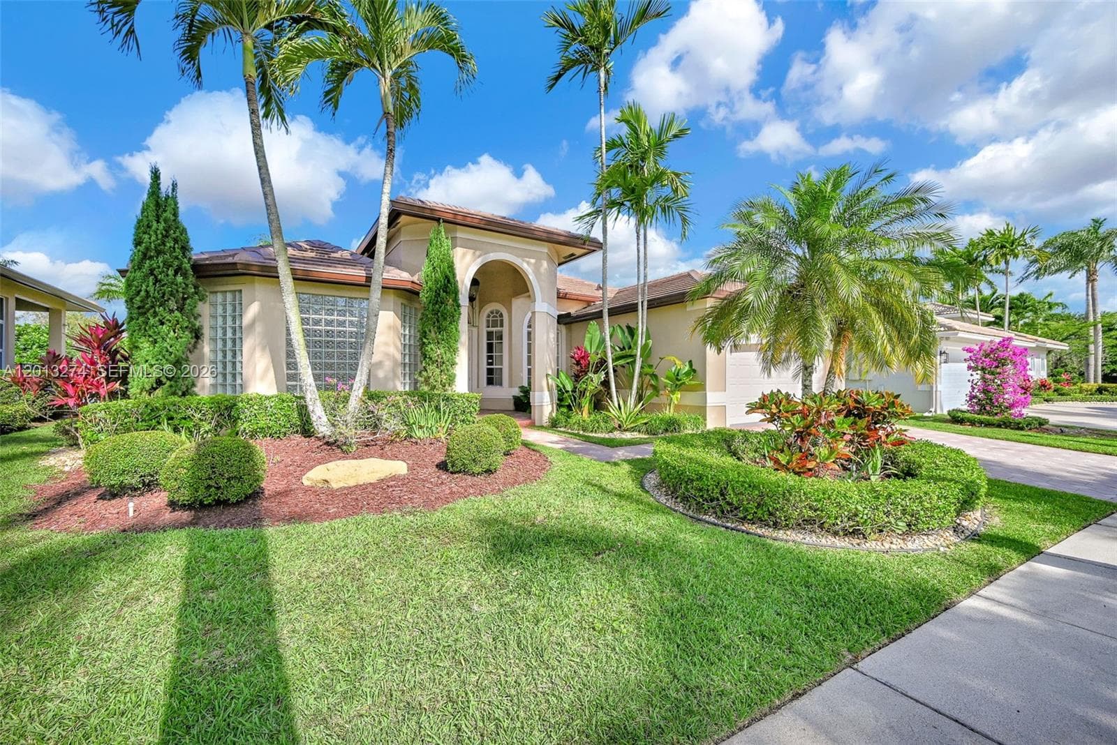 2553 Jardin Manor, Weston FL 33327