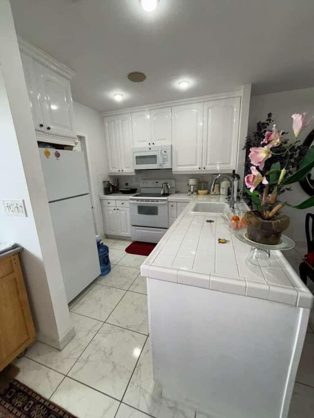 4706 NW 36th Street # 605, Lauderdale Lakes FL 33319 - Lauderdale Lakes, FL - Photo 6