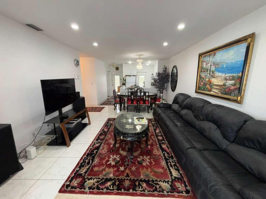 4706 NW 36th Street # 605, Lauderdale Lakes FL 33319 - Lauderdale Lakes, FL - Photo 1