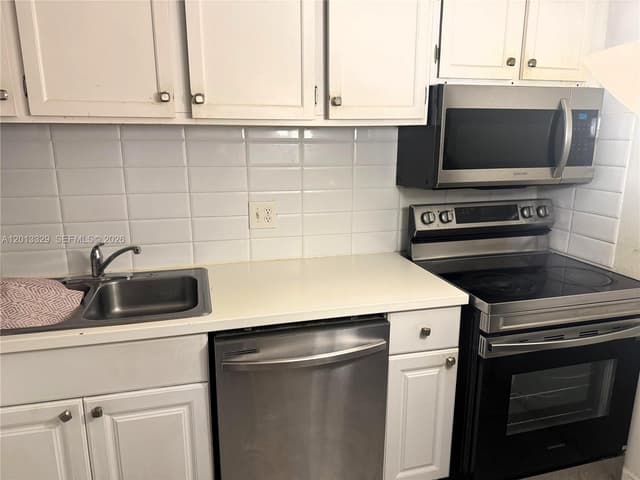 3740 Inverrary Dr # 2B, Lauderhill FL 33319 - Lauderhill, FL - Photo 4