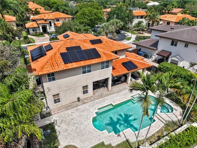 16101 NW 79th Ct, Miami Lakes FL 33016 - Miami Lakes, FL - Photo 4
