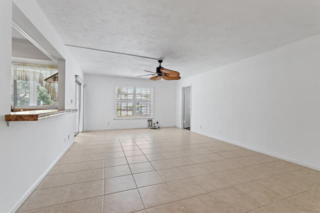 5570 Tamberlane Circle # 131, Palm Beach Gardens FL 33418 - Palm Beach Gardens, FL - Photo 6
