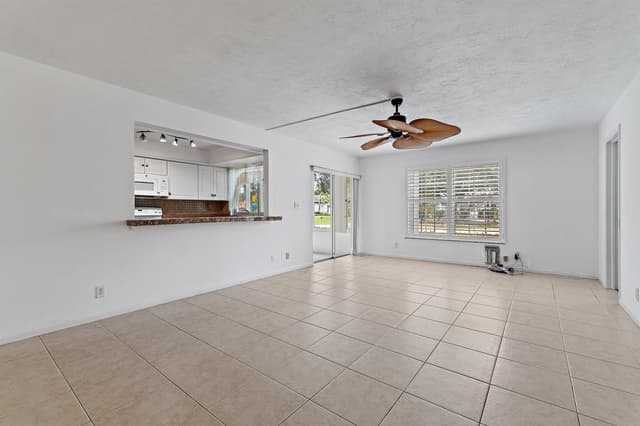 5570 Tamberlane Circle # 131, Palm Beach Gardens FL 33418 - Palm Beach Gardens, FL - Photo 7
