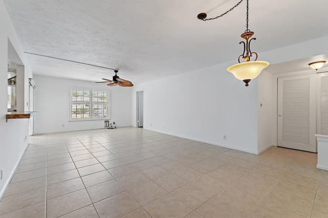 5570 Tamberlane Circle # 131, Palm Beach Gardens FL 33418 - Palm Beach Gardens, FL - Photo 5