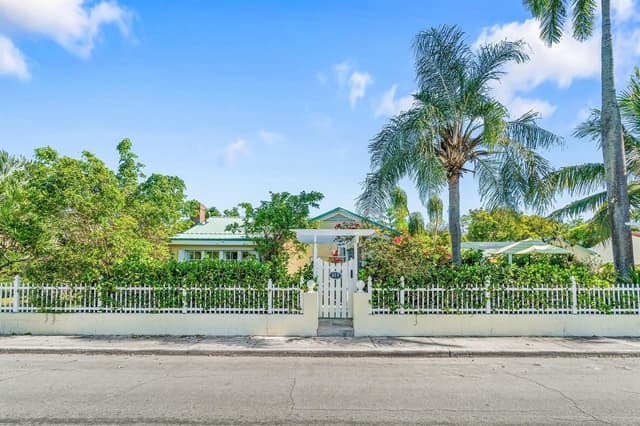 629 Selkirk Street, West Palm Beach FL 33405 - West Palm Beach, FL - Photo 2