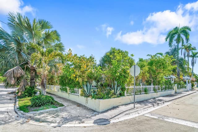 629 Selkirk Street, West Palm Beach FL 33405 - West Palm Beach, FL - Photo 6