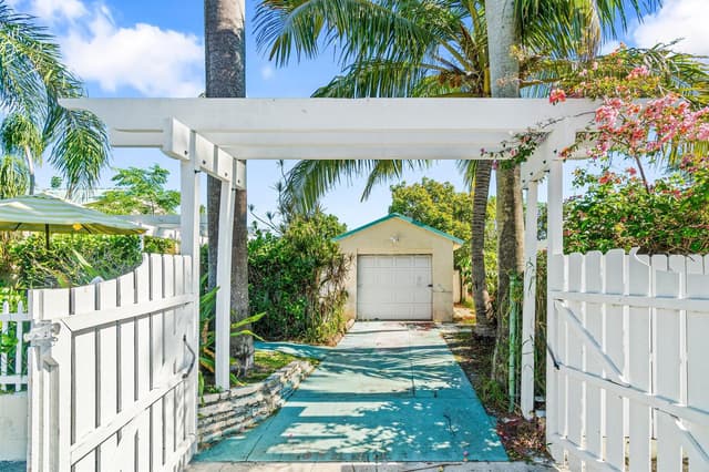 629 Selkirk Street, West Palm Beach FL 33405 - West Palm Beach, FL - Photo 5