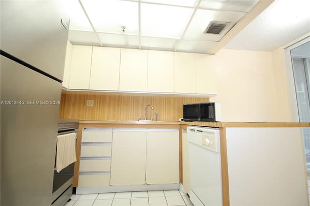 17890 W Dixie Hwy 519 Hwy # 519, North Miami Beach FL 33160 - North Miami Beach, FL - Photo 6