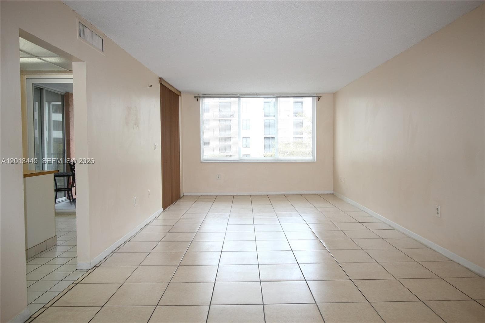 17890 W Dixie Hwy 519 Hwy # 519, North Miami Beach FL 33160 - North Miami Beach, FL - Photo 1