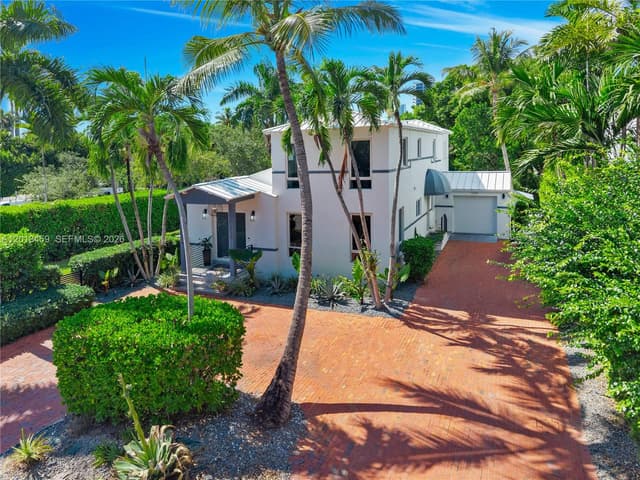 1281 S Venetian Way, Miami FL 33139 - Miami, FL - Photo 2