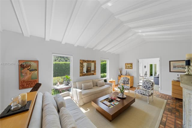 1281 S Venetian Way, Miami FL 33139 - Miami, FL - Photo 4