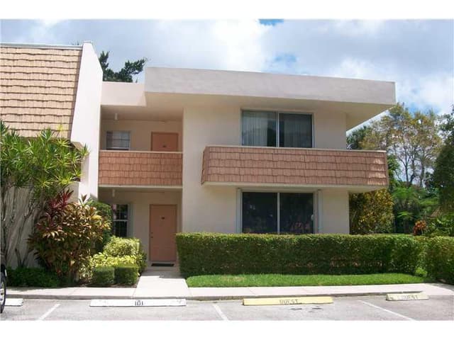 4031 N Cypress Drive # 101, Pompano Beach FL 33069 - Pompano Beach, FL - Photo 2