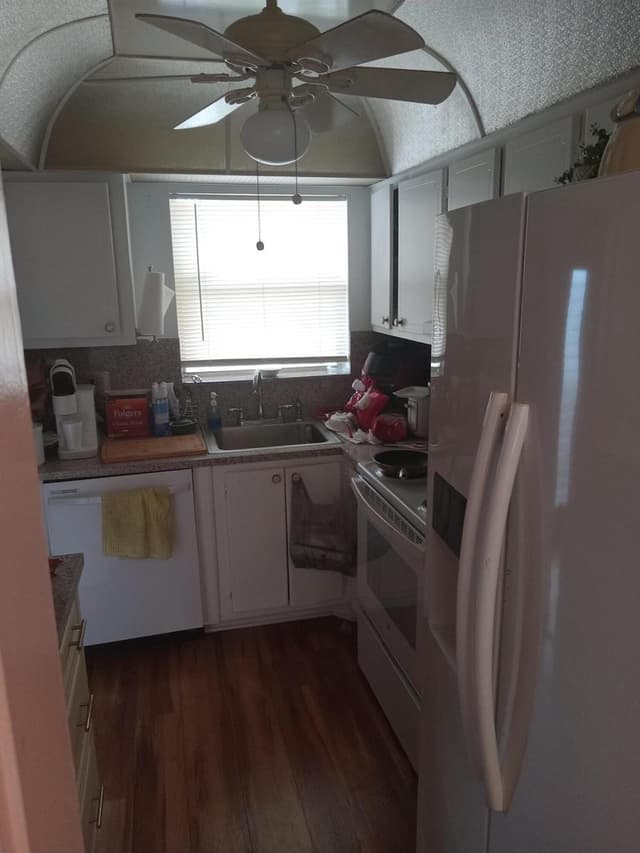 2901 E Sunrise Lakes Drive E # 202, Sunrise FL 33322 - Sunrise, FL - Photo 3