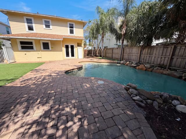 207 S Ocean Breeze, FL 33460 - Photo 5