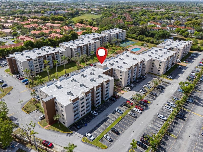 6950 Miami Gardens Dr # 506, Hialeah FL 33015