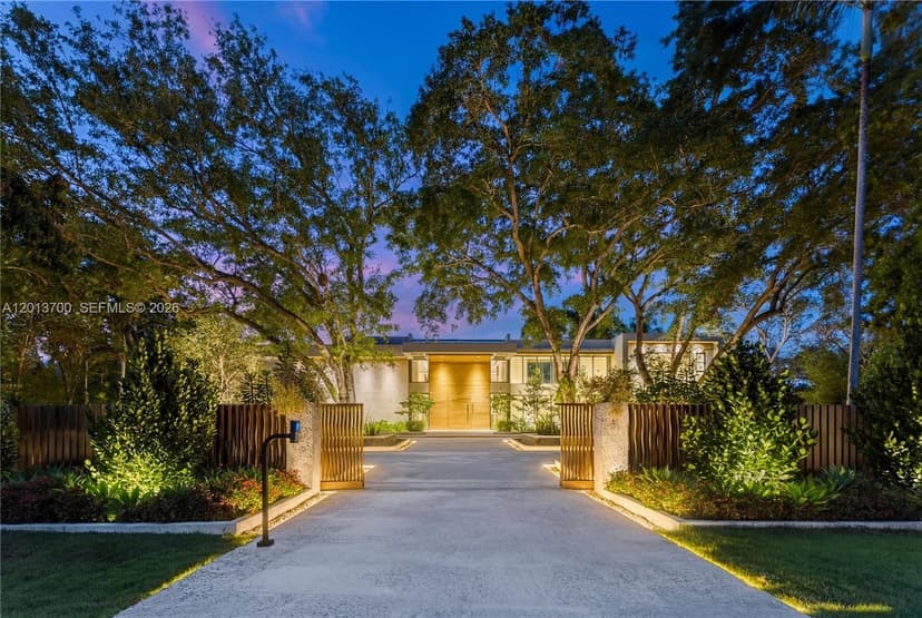 6701 SW 101st St, Pinecrest FL 33156