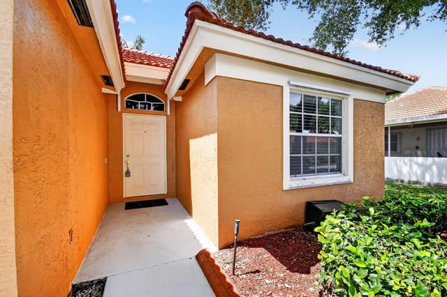 1084 Aspri Way, Riviera Beach FL 33418 - Riviera Beach, FL - Photo 4