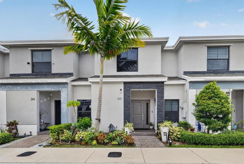 310 NE 1st Dr, Florida City FL 33034
