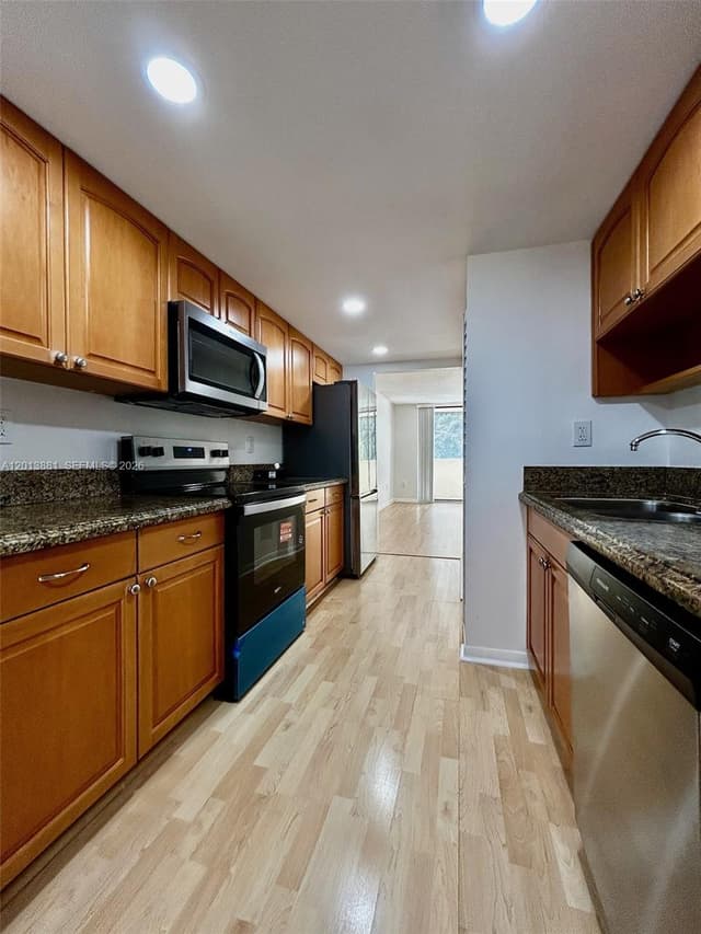 7451 NW 16th St # 304, Plantation FL 33313 - Plantation, FL - Photo 2