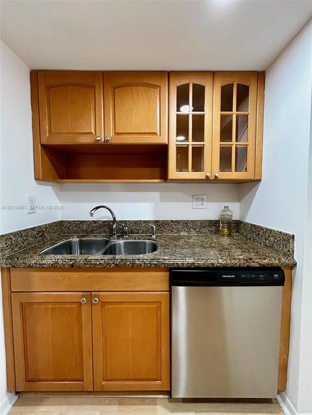 7451 NW 16th St # 304, Plantation FL 33313 - Plantation, FL - Photo 5
