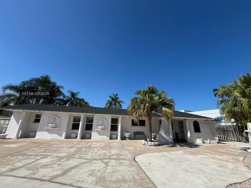 2525 SW 107th Ct, Miami FL 33165