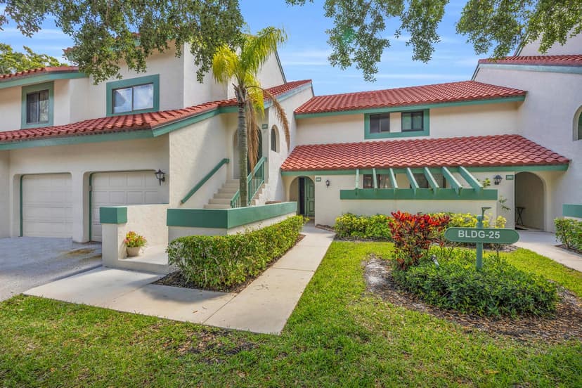 25 Lexington Lane W # F, Palm Beach Gardens FL 33418